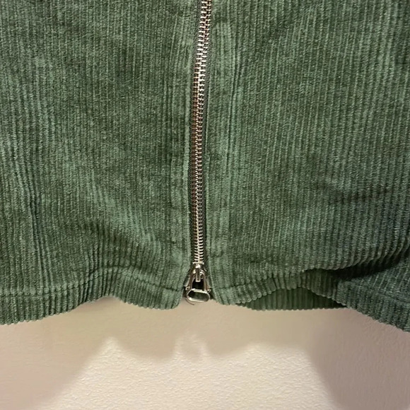 Lulus woman’s corduroy mini green skirt - Picture 6 of 12